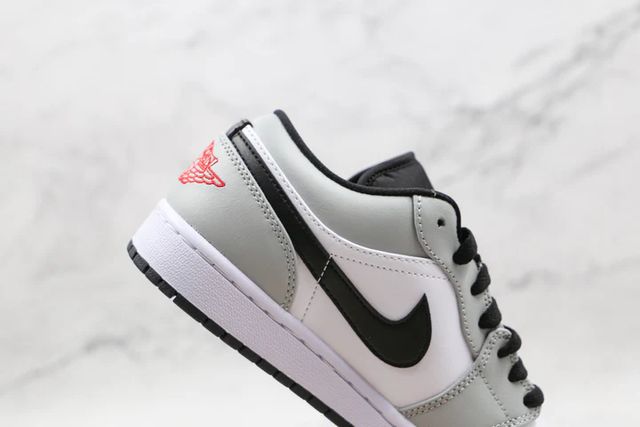 AIR JORDAN 1 LOW GREY/WHITE (IMPORTADOS)