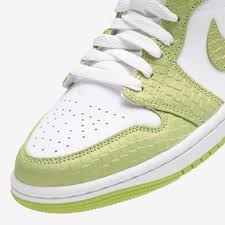 AIR JORDAN 1 MID GREEN PYTHON (IMPORTADOS)